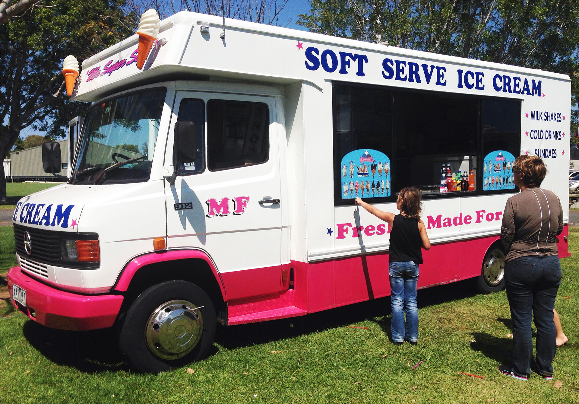 Ice Cream Vans | Mr Super Soft